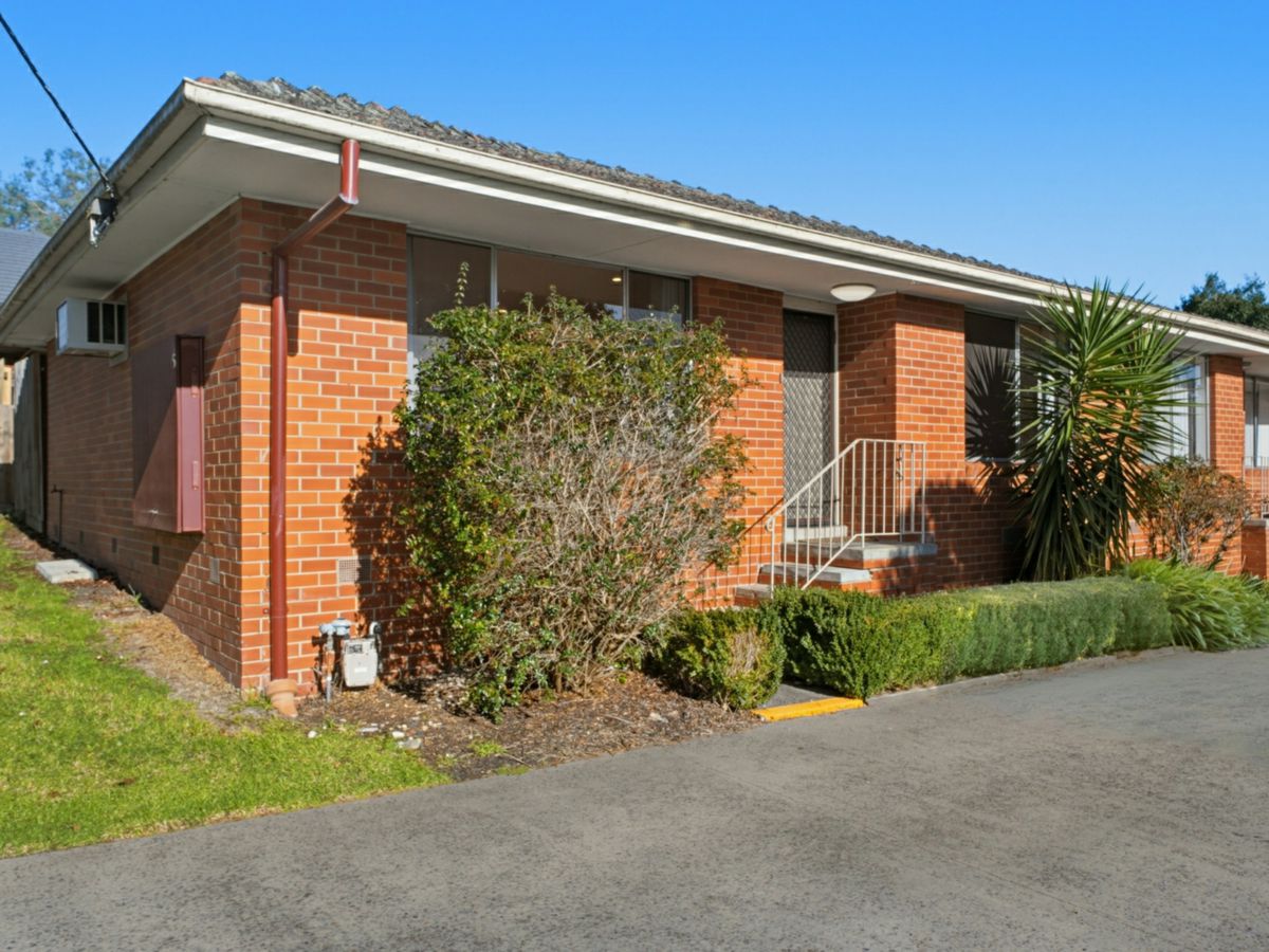 1/5 Kincumber Drive, Croydon - image 1