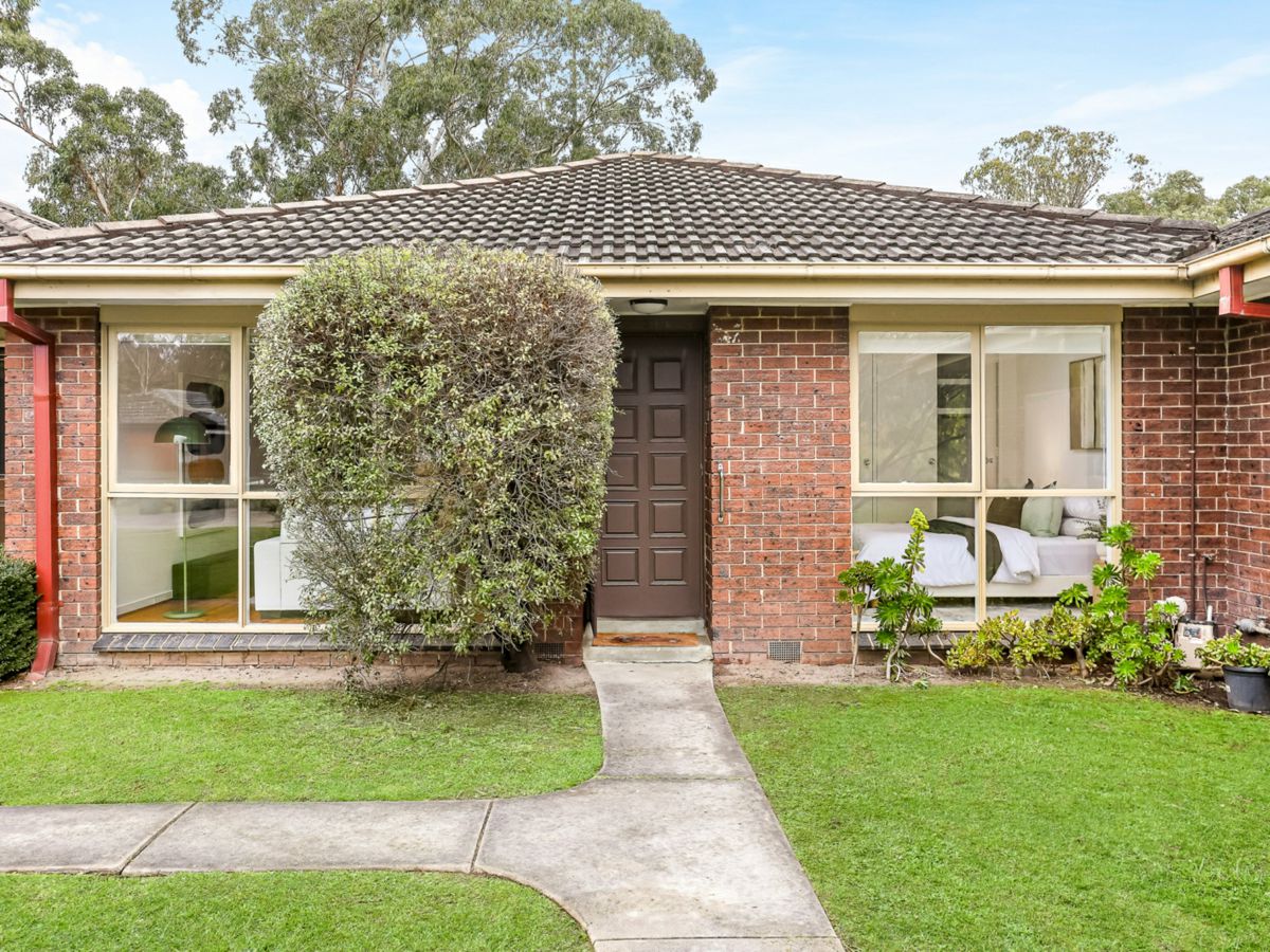 2/6 James Road, Croydon - image 1