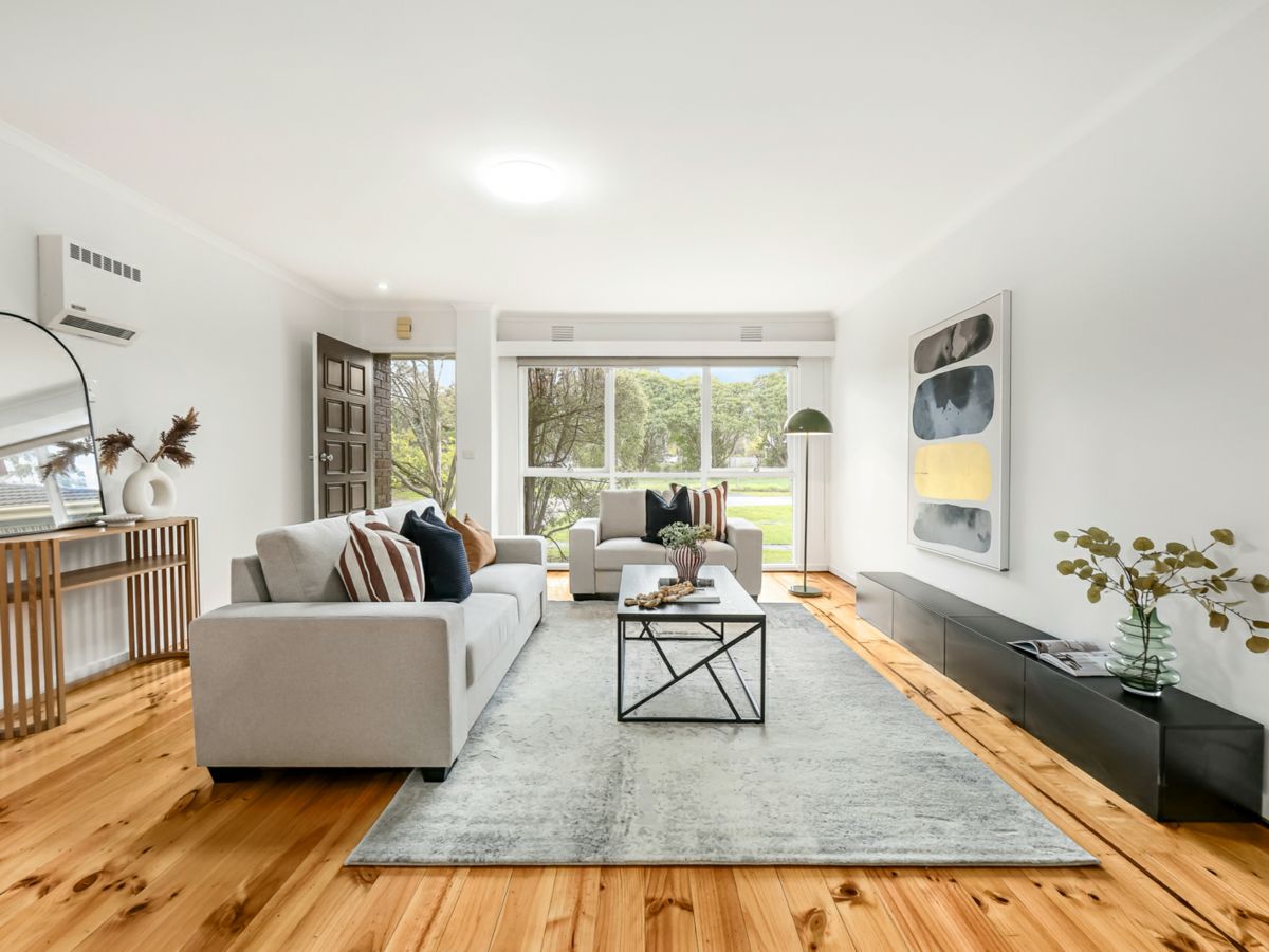 2/6 James Road, Croydon - image 2