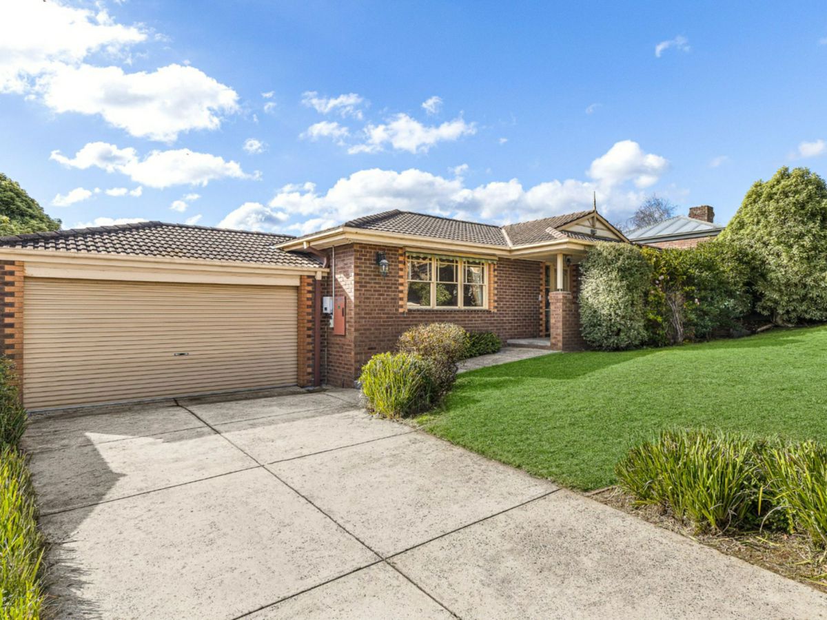 18 Glenview Court, Croydon North - image 1
