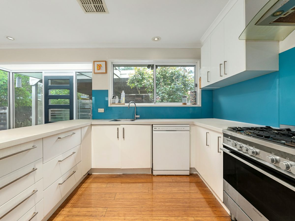 19 Wildwood Walk, Croydon South - image 2