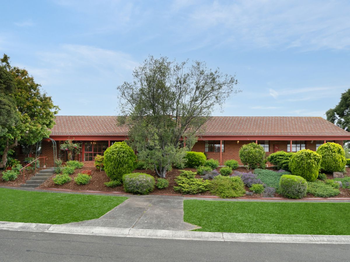 24 Alpine Way, Kilsyth - image 1