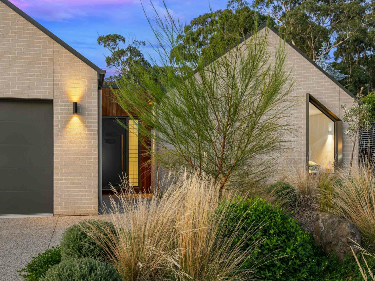 64 Stringybark Drive, Brown Hill - image 2