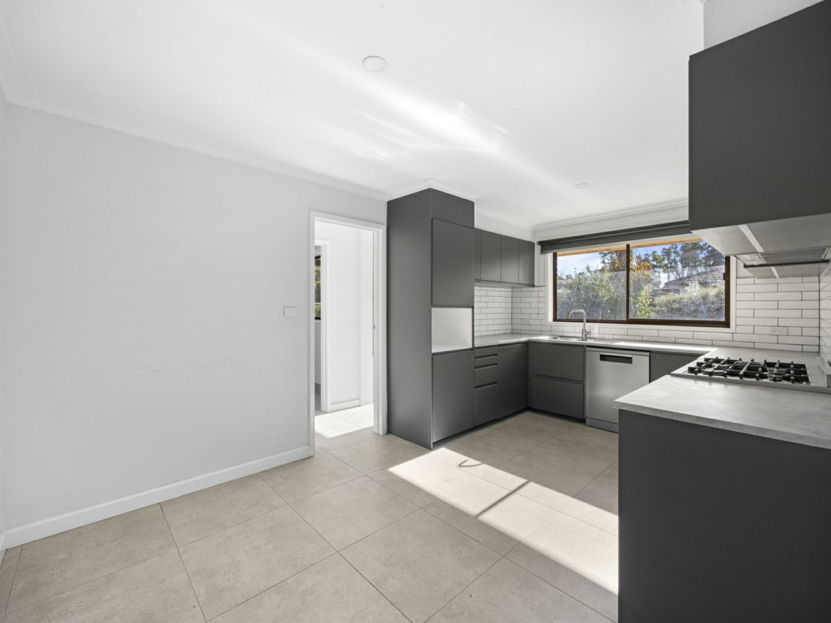 4 Grosvenor Court, Alfredton - image 2