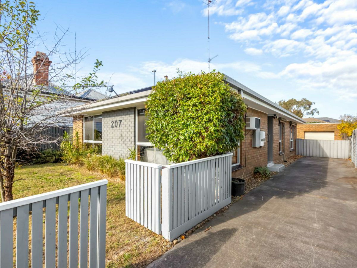 207 Brougham Street, Soldiers Hill - image 1
