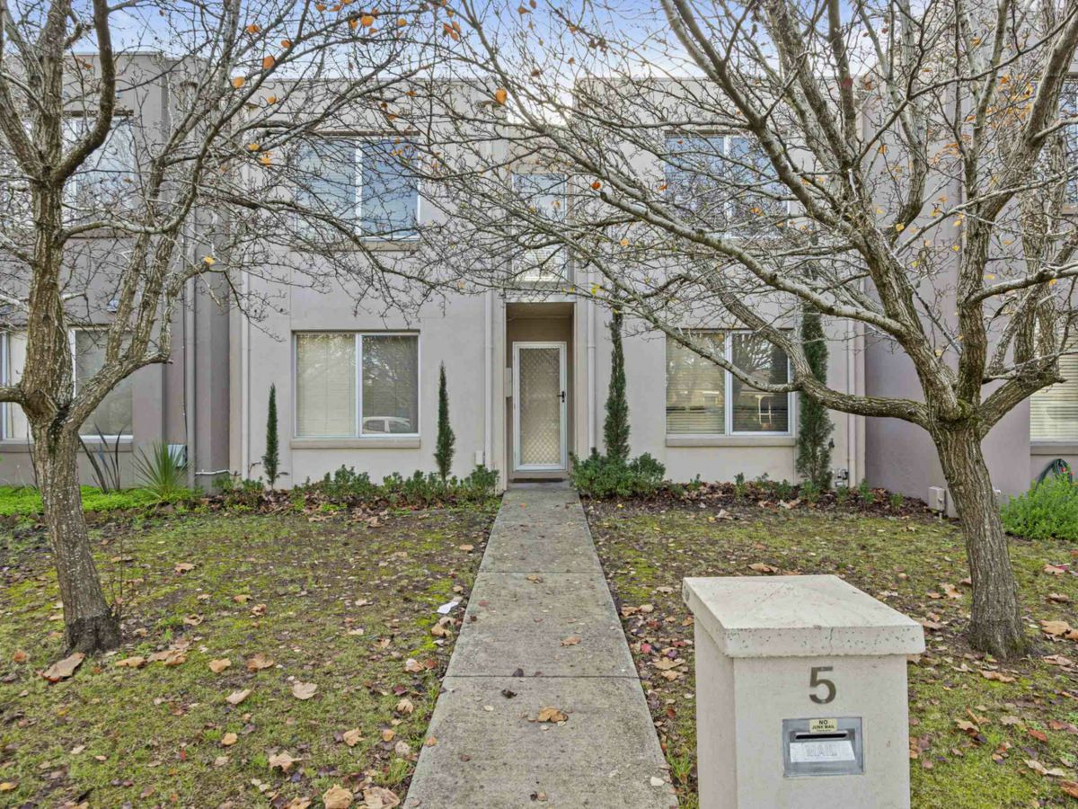 5 Taunton Place, Lake Gardens - image 1