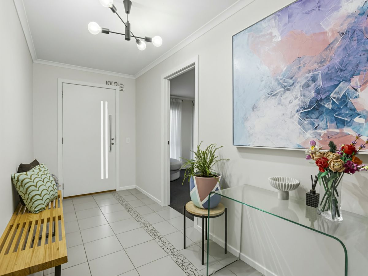 142 Canadian Lakes Boulevard, Canadian - image 3