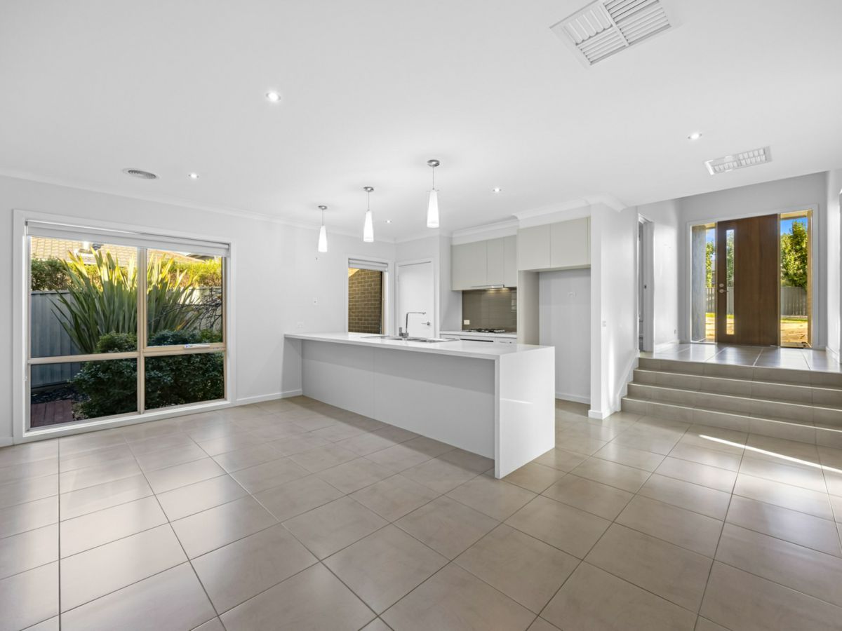 15 St Mirren Drive, Nerrina - image 2