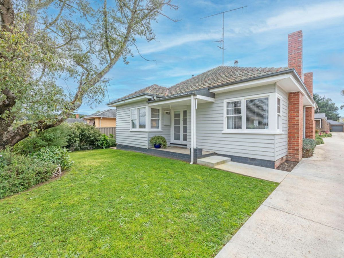 1/18 Ritchie Street, Brown Hill - image 1