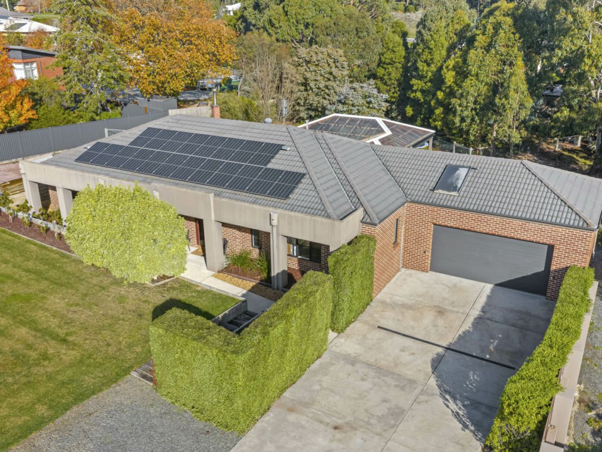 28 Gracefield Drive, Brown Hill - image 2