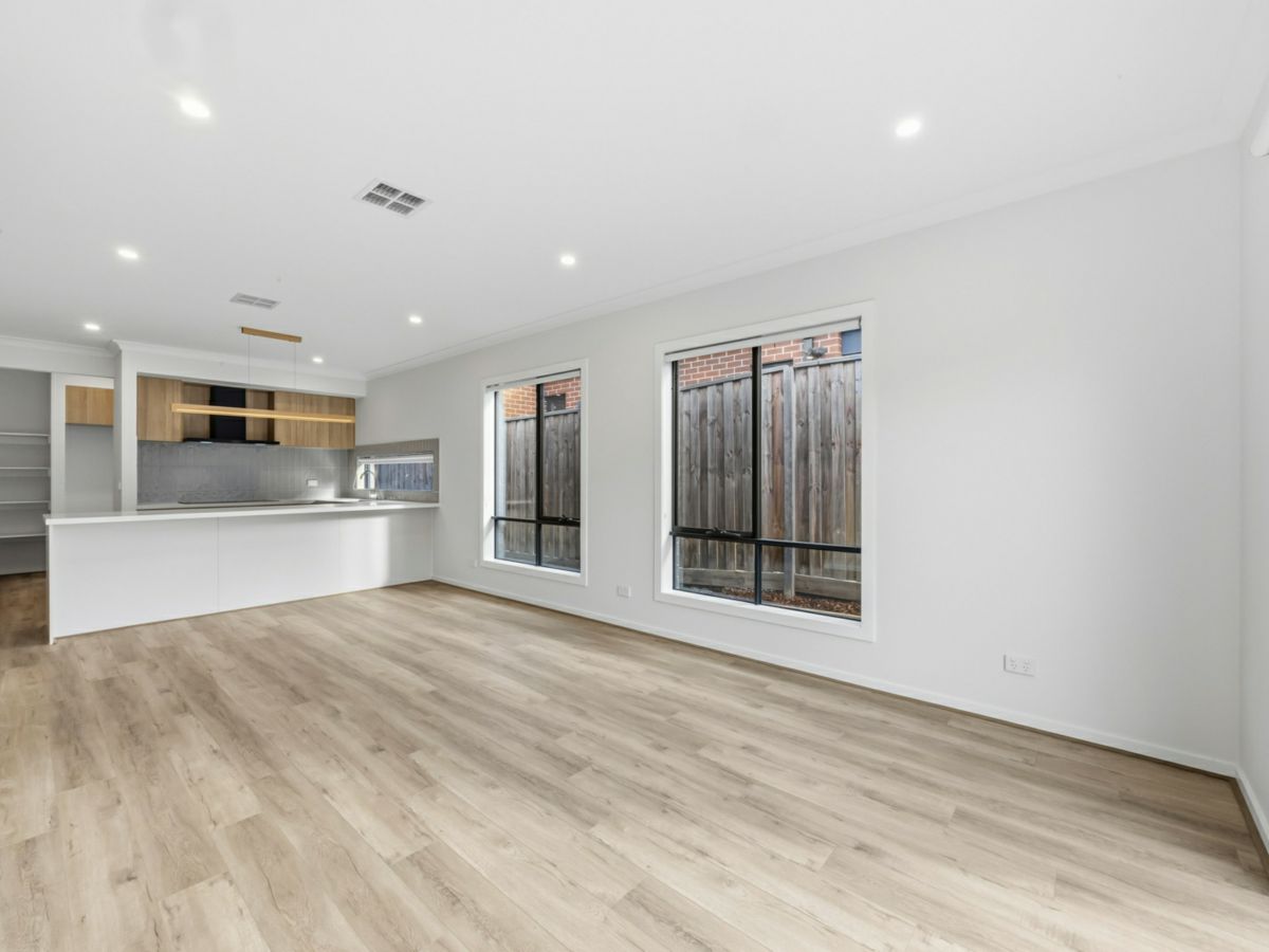16 Revelstoke Way, Winter Valley - image 3