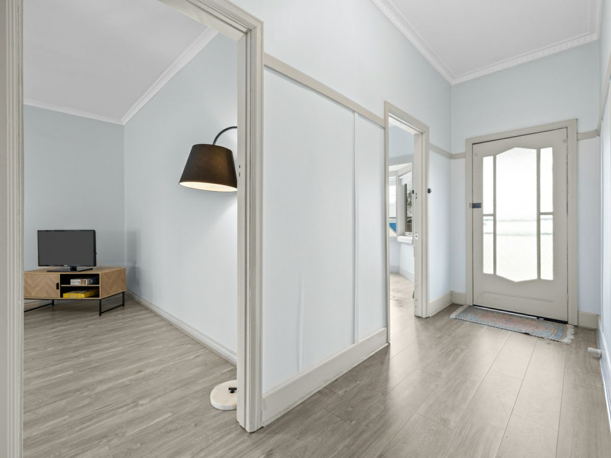 1/395 Humffray Street North, Brown Hill - image 2