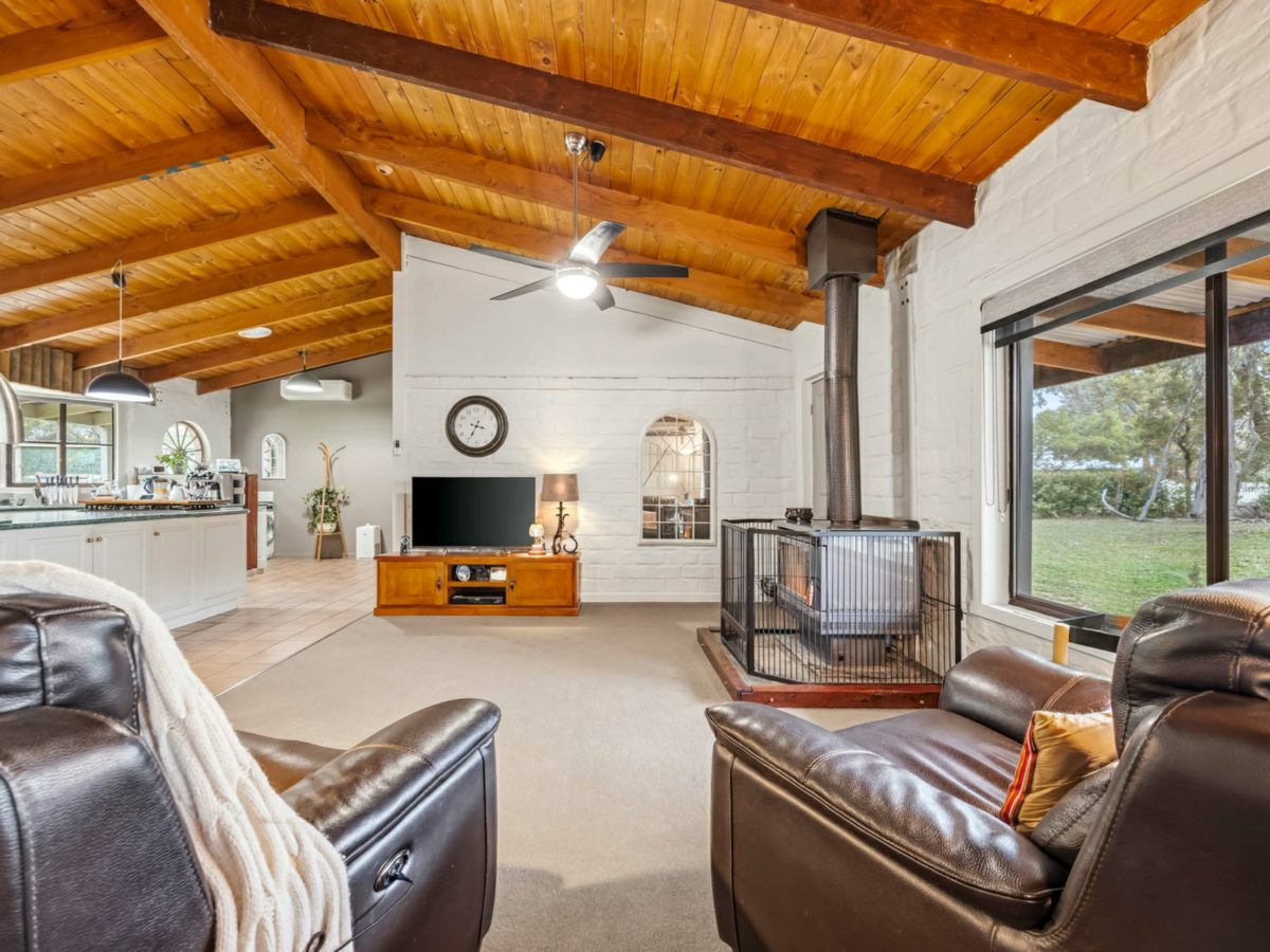 43 Grevillea Drive, Enfield - image 1