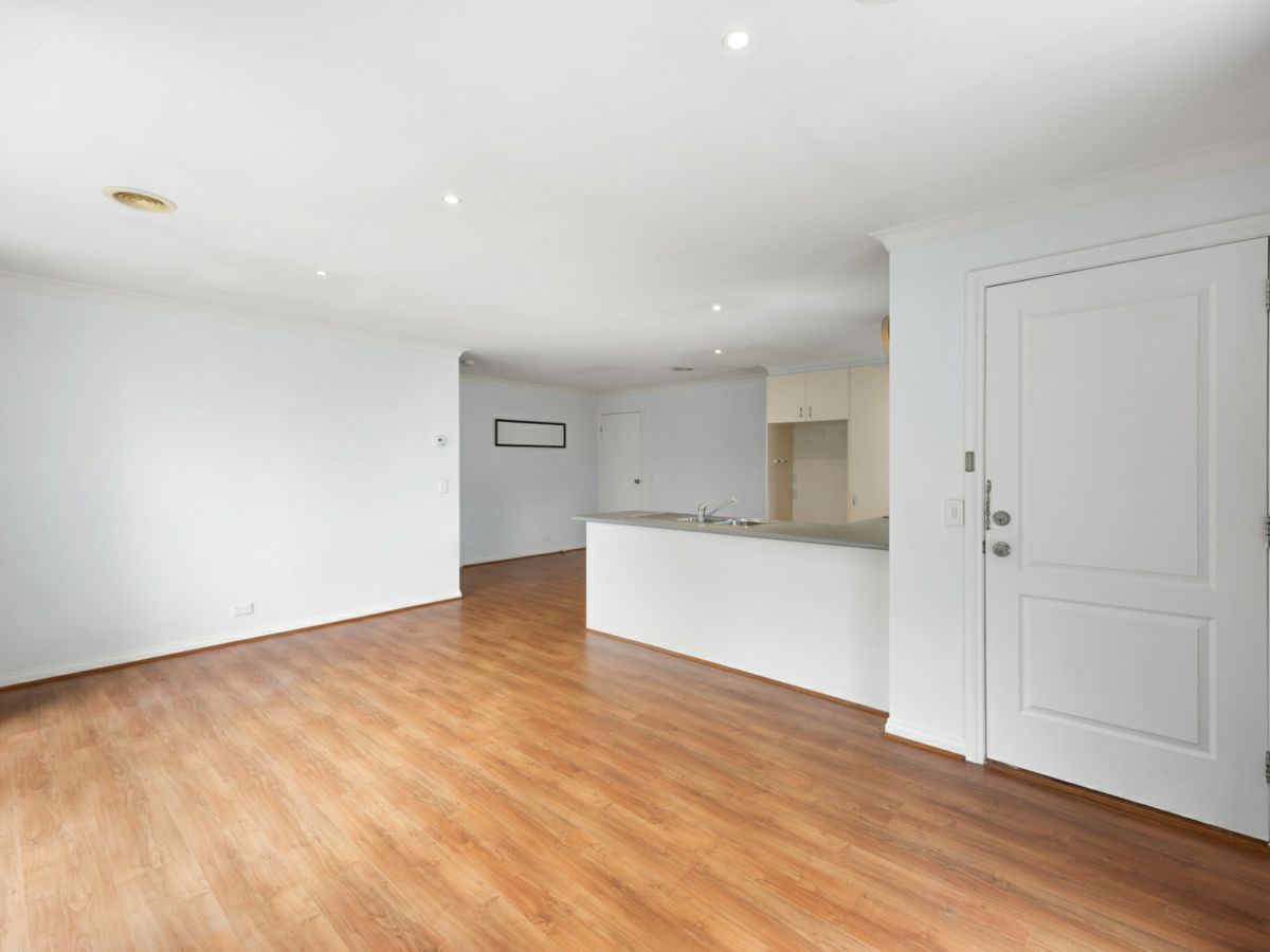 1/18 Heales Street, Mount Pleasant - image 2