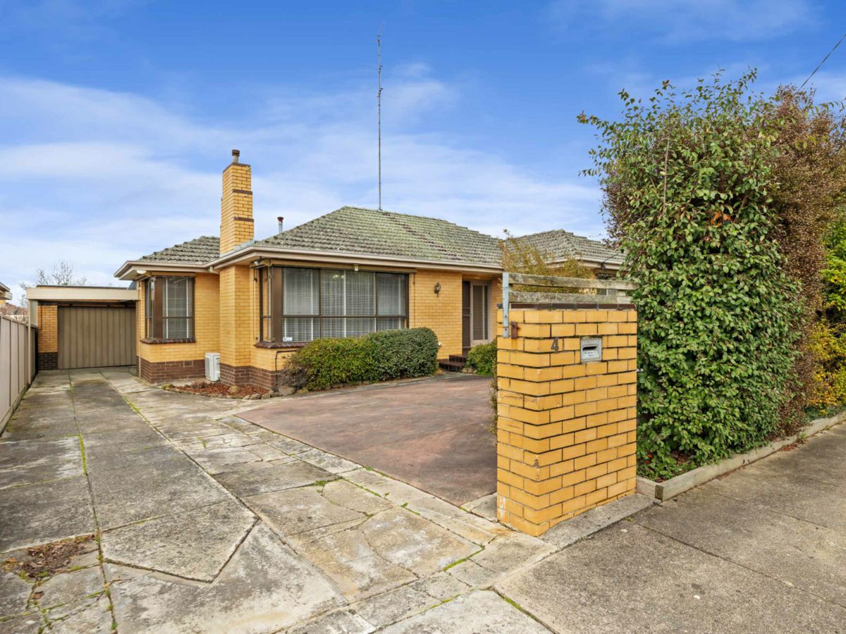 4 Ercil Street, Wendouree - image 1