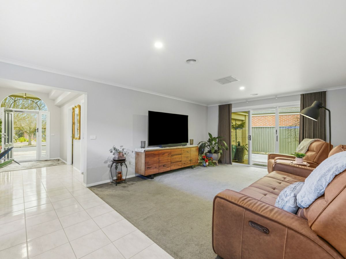 13 Perendale Street, Alfredton - image 3