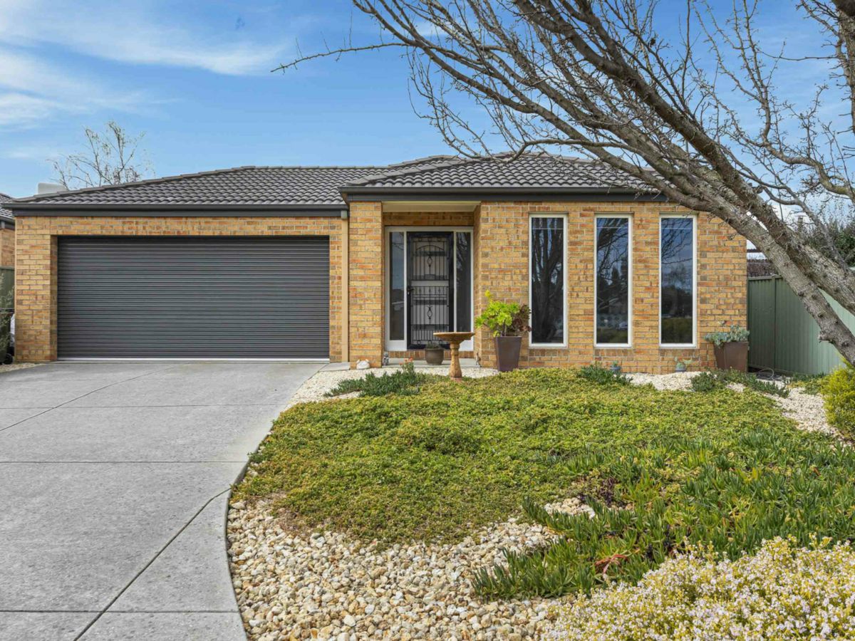 1/16 Carmichael Court, Sebastopol - image 1