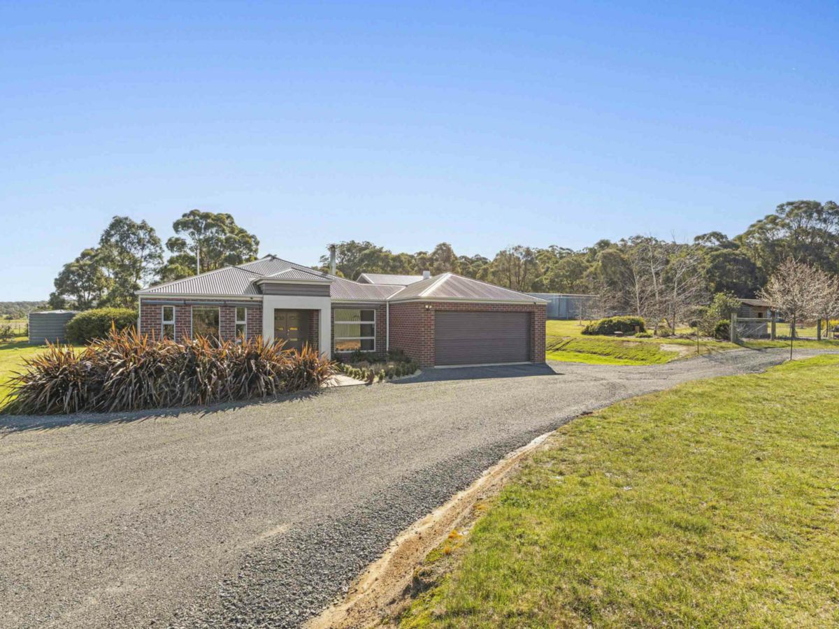 591 Sebastopol-Smythesdale Road, Ross Creek - image 1