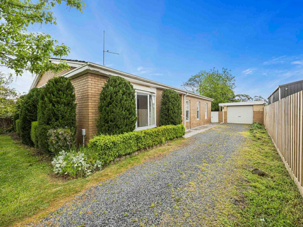 29 Gillies Street South, Alfredton - image 1