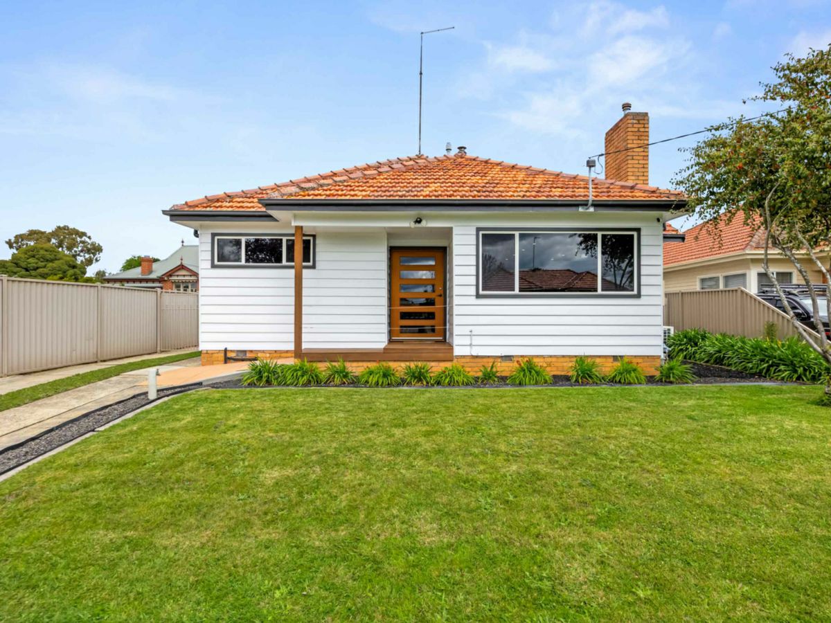 9 Fisher Street, Wendouree - image 2