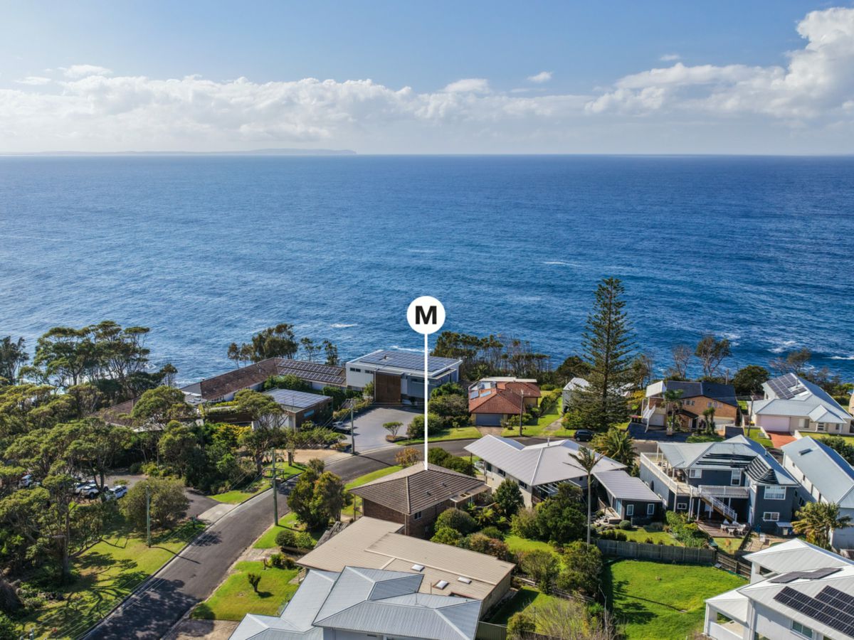 192 Mitchell Parade, Mollymook Beach - image 1