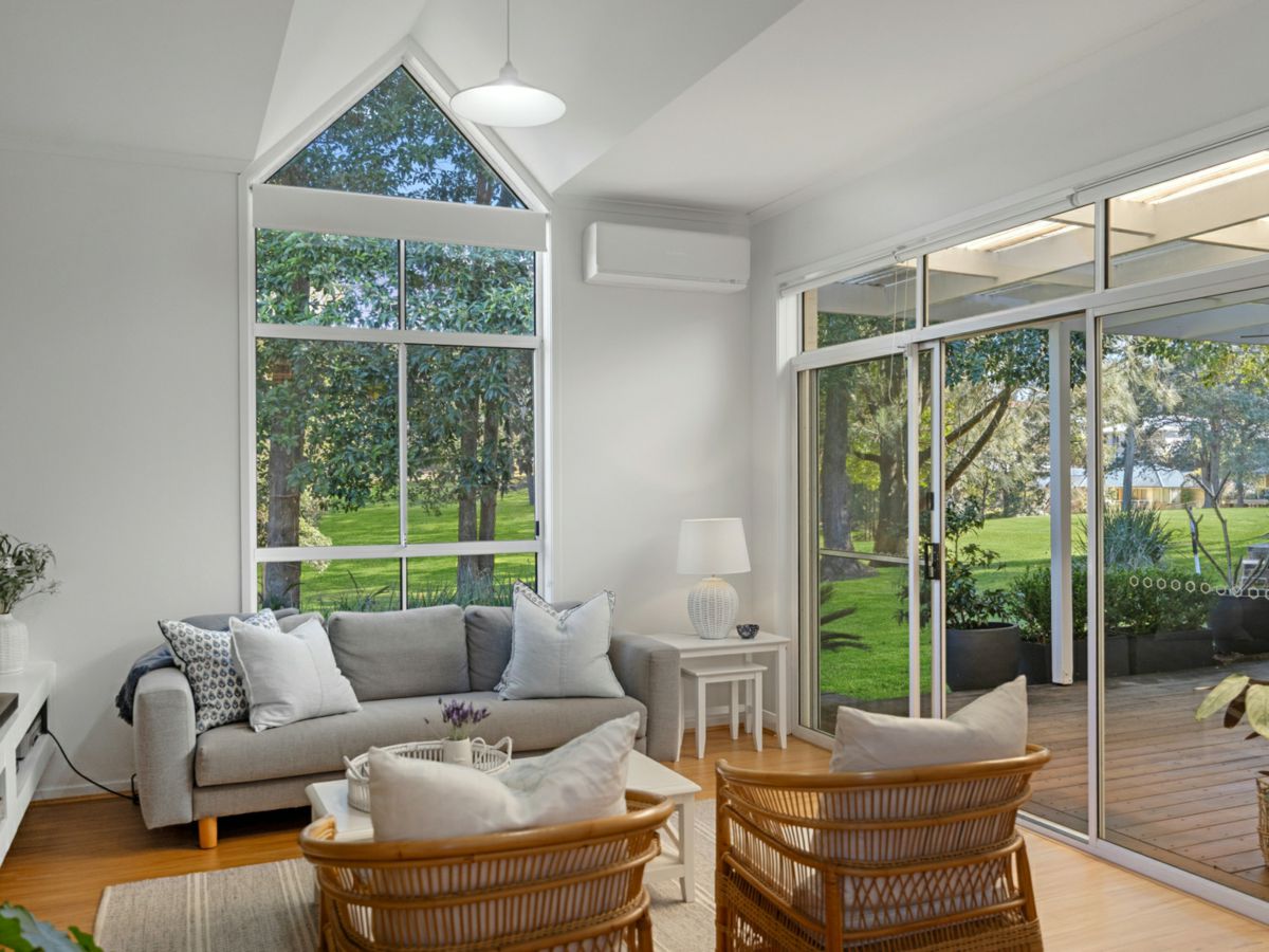 14/13 Augusta Place, Mollymook Beach - image 3