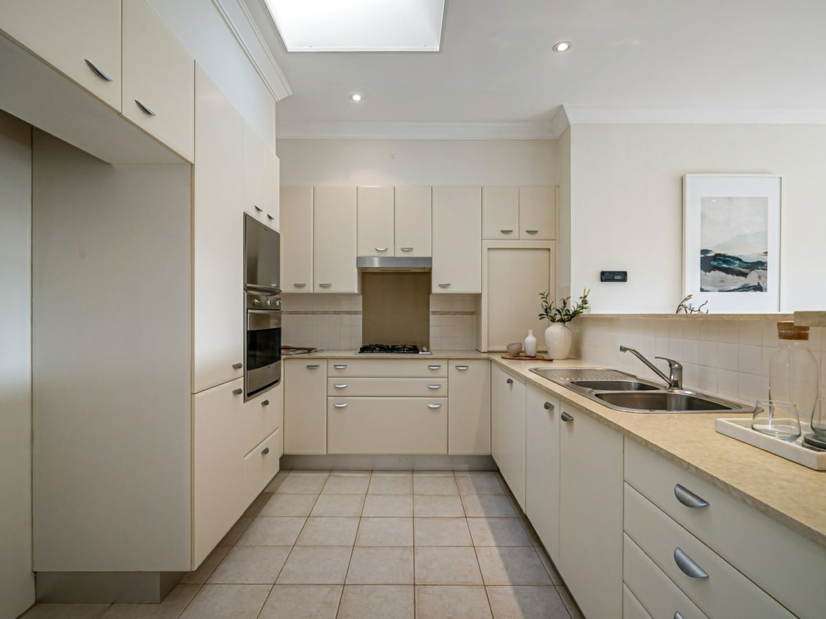 11/149 Gannons Road, Caringbah South - image 3