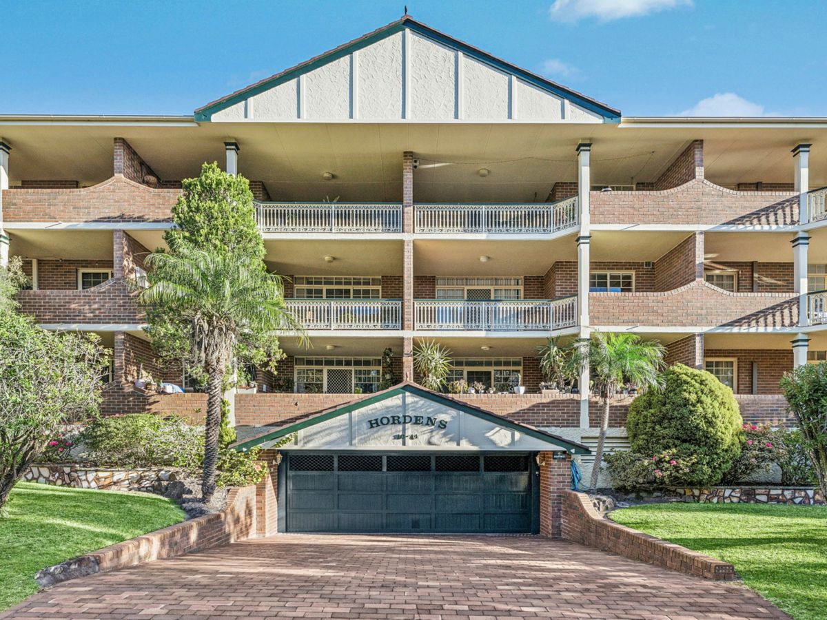 10/10 Allison Road, Cronulla - image 1