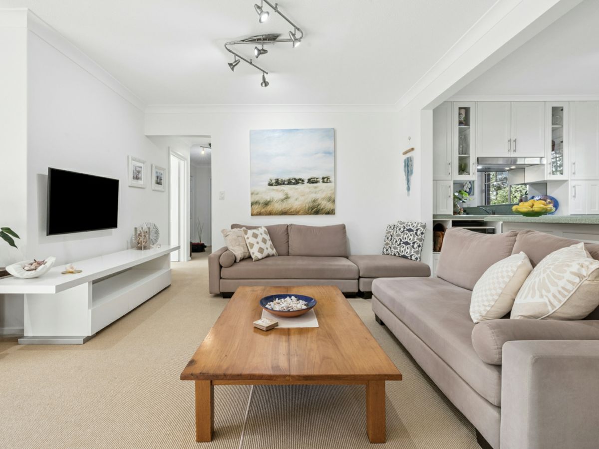 10/10 Allison Road, Cronulla - image 2