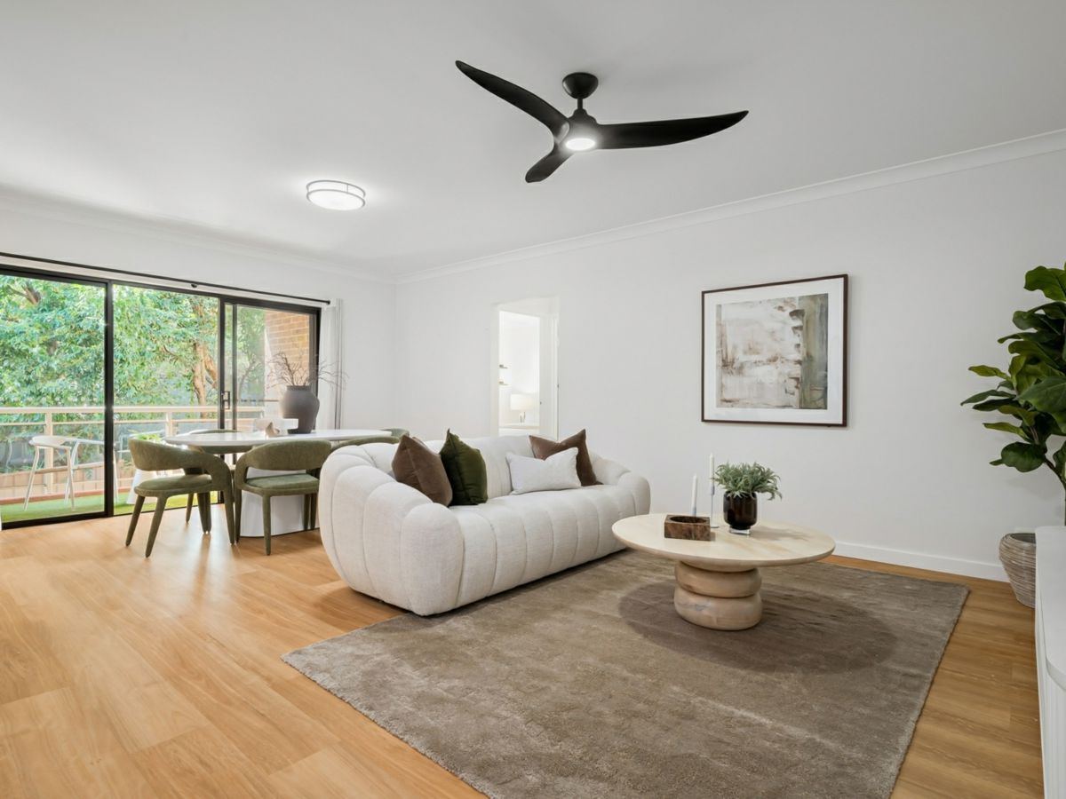 8/2 Vista Street, Caringbah - image 1