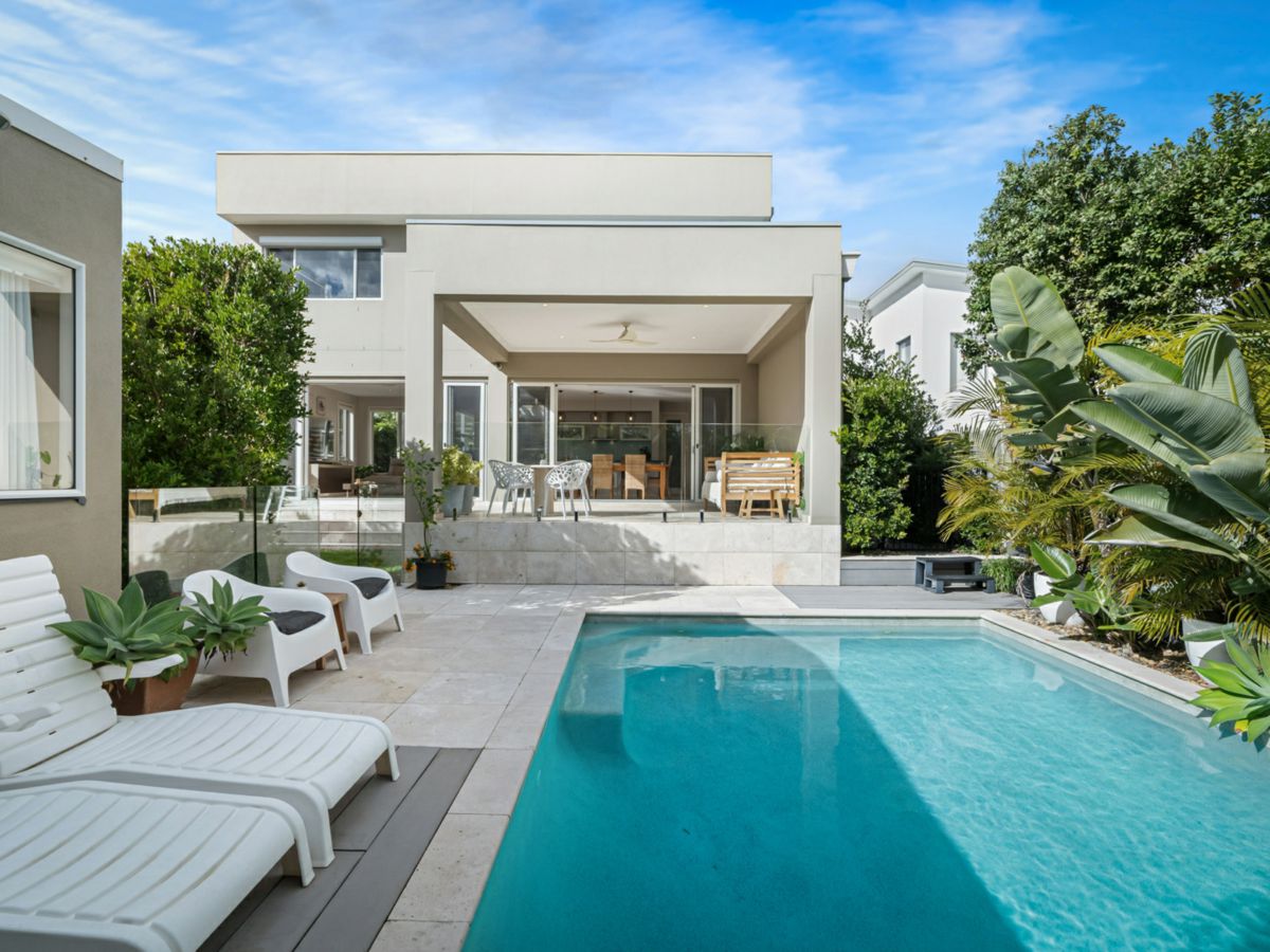 35 Greenhills Street, Greenhills Beach - image 1