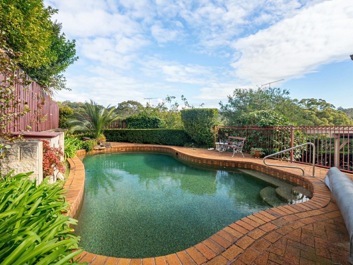 9 Cobargo Road, Gymea Bay - image 2