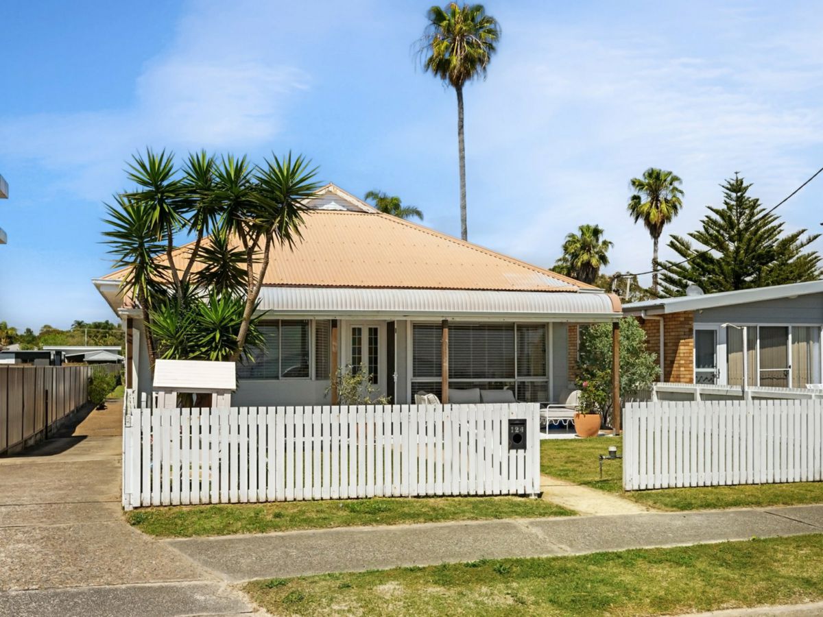 124 Prince Charles Parade, Kurnell - image 2