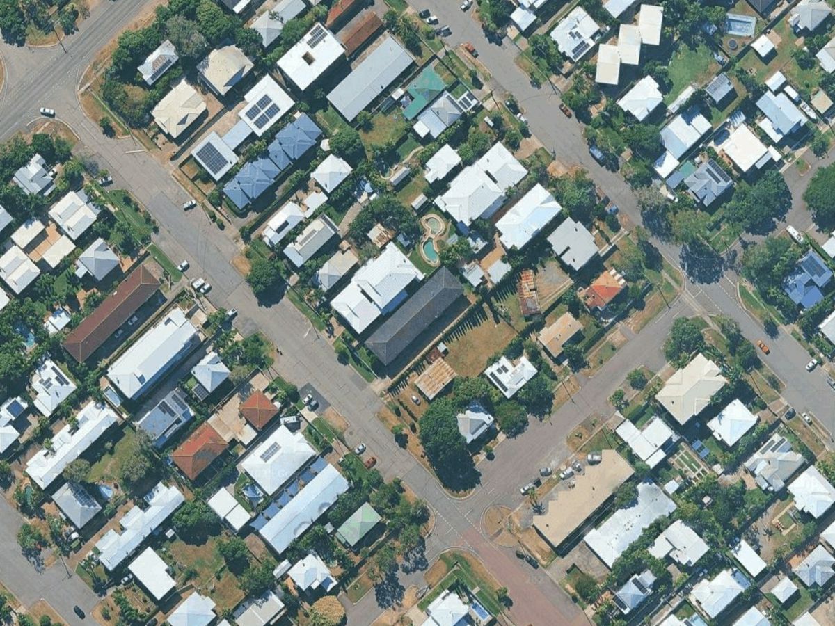 1/63 Cook Street, North Ward - image 3