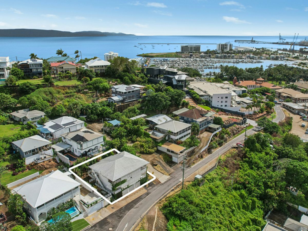 11 Melton Terrace, Townsville City - image 2