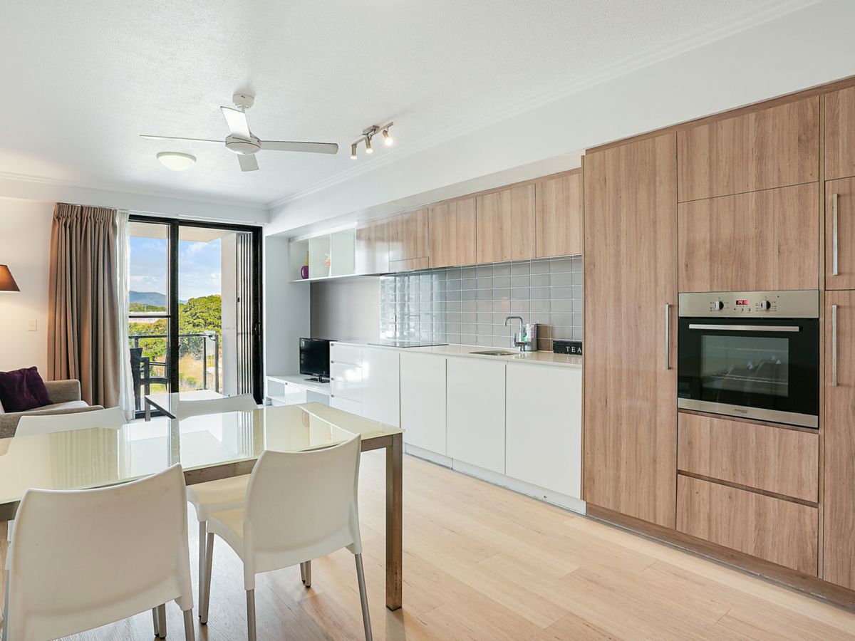 14/5 Kingsway Place, Townsville City - image 1