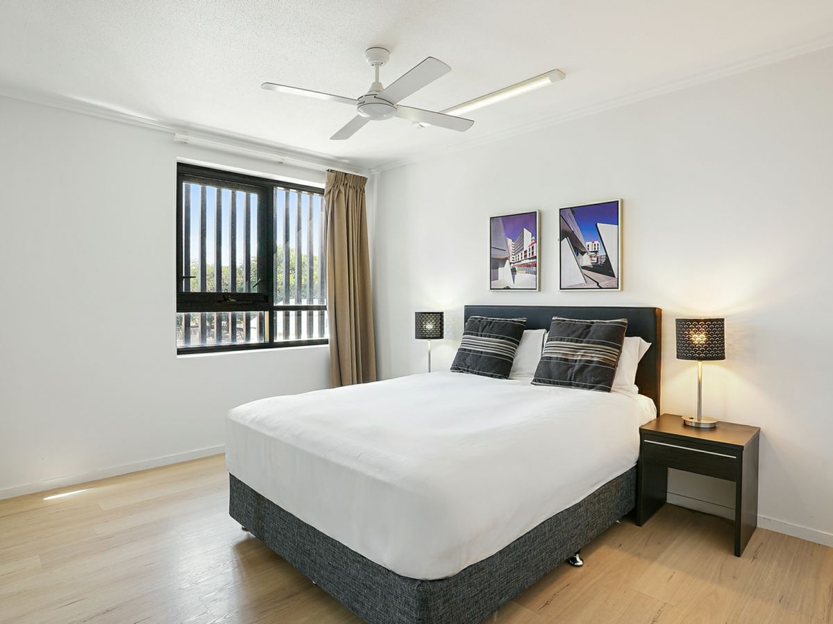 14/5 Kingsway Place, Townsville City - image 2