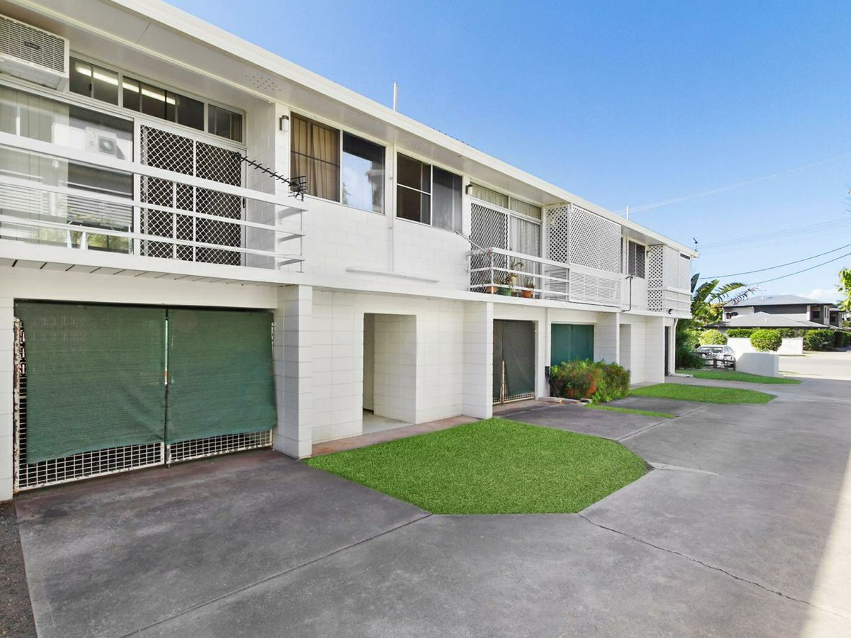 4/76 Cook Street, North Ward - image 1