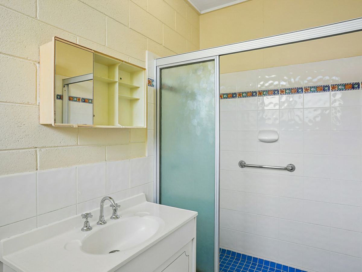 4/76 Cook Street, North Ward - image 3