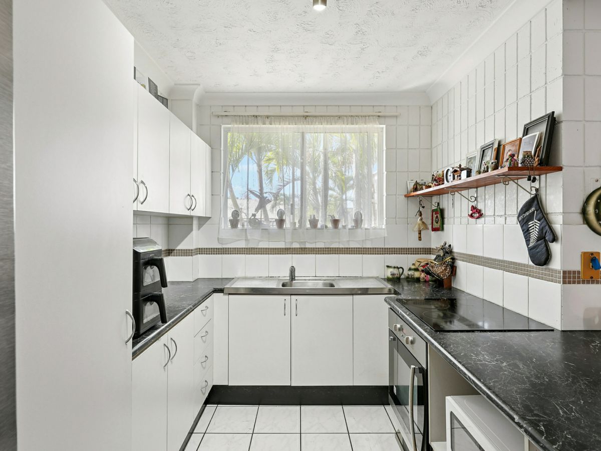 110/15 Gregory Street, North Ward - image 1