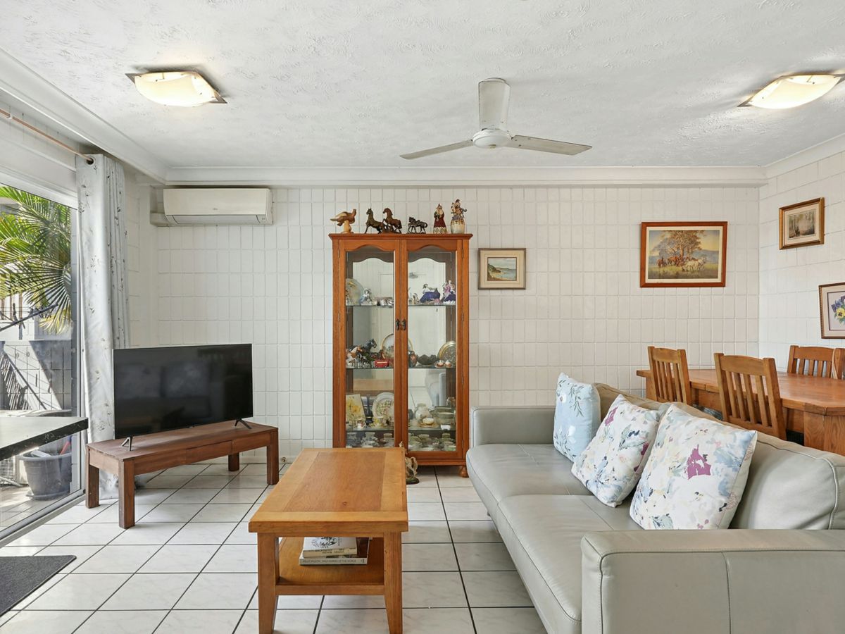 110/15 Gregory Street, North Ward - image 2