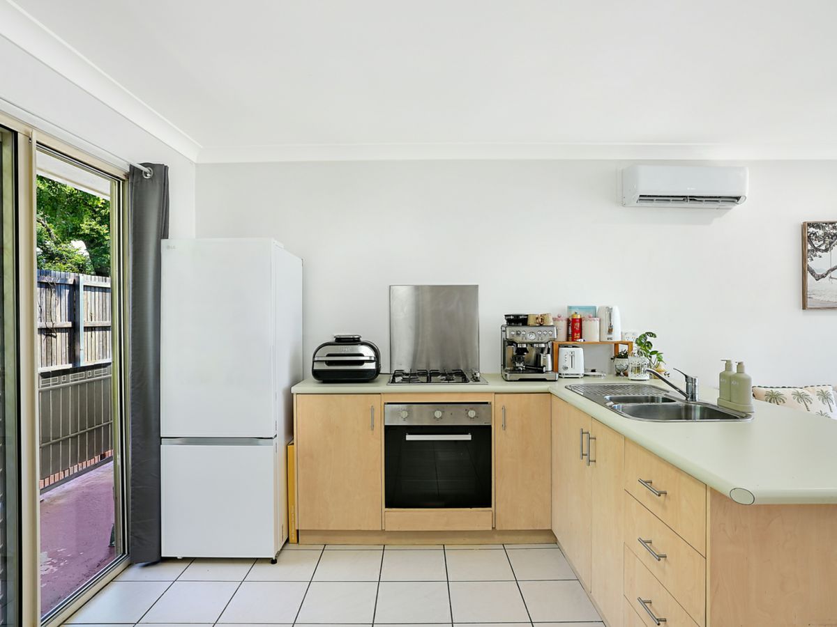 5/300 Stanley Street, North Ward - image 2