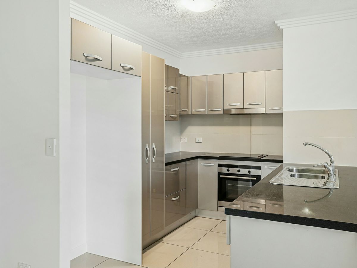 24/319 Angus Smith Drive, Douglas - image 2