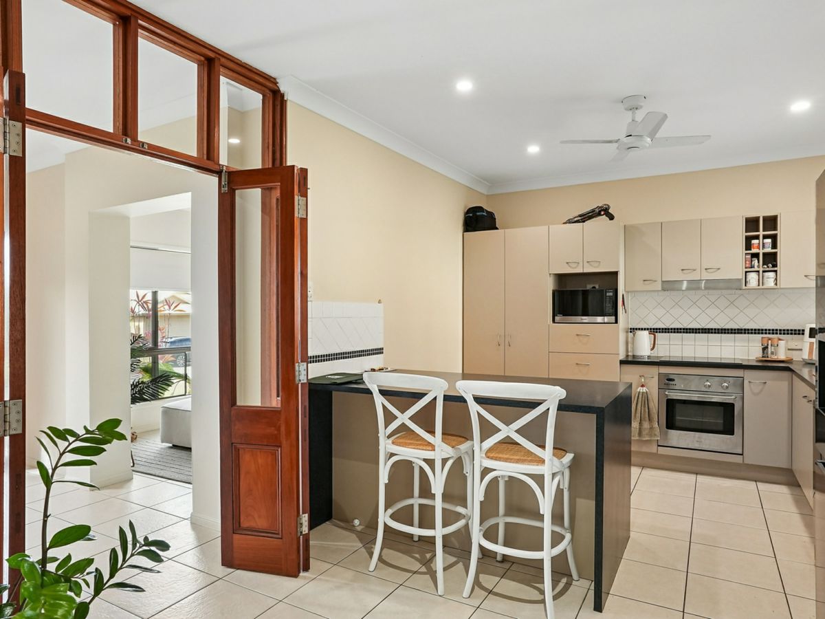 12 Ella Court, Mount Louisa - image 1