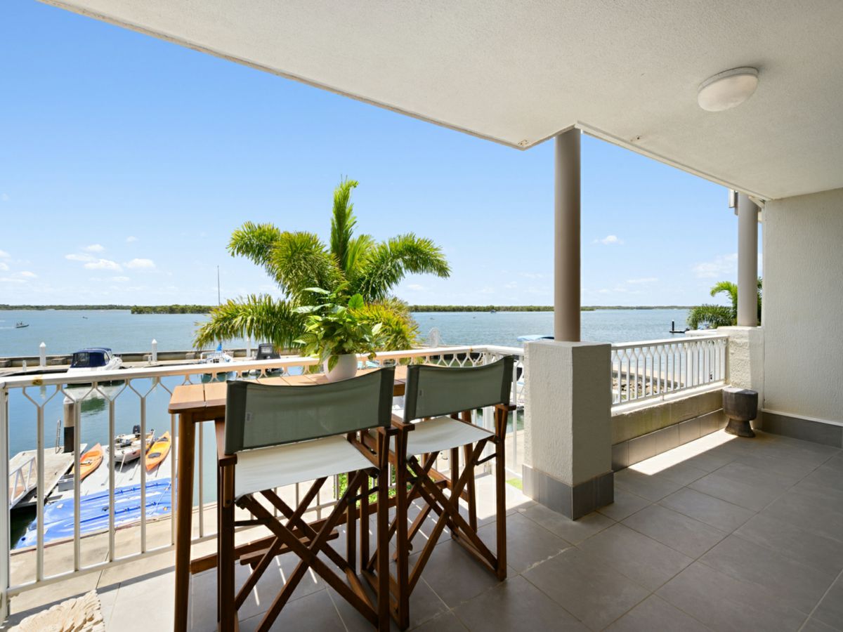 57/3 Marina Crescent, Hollywell - image 1