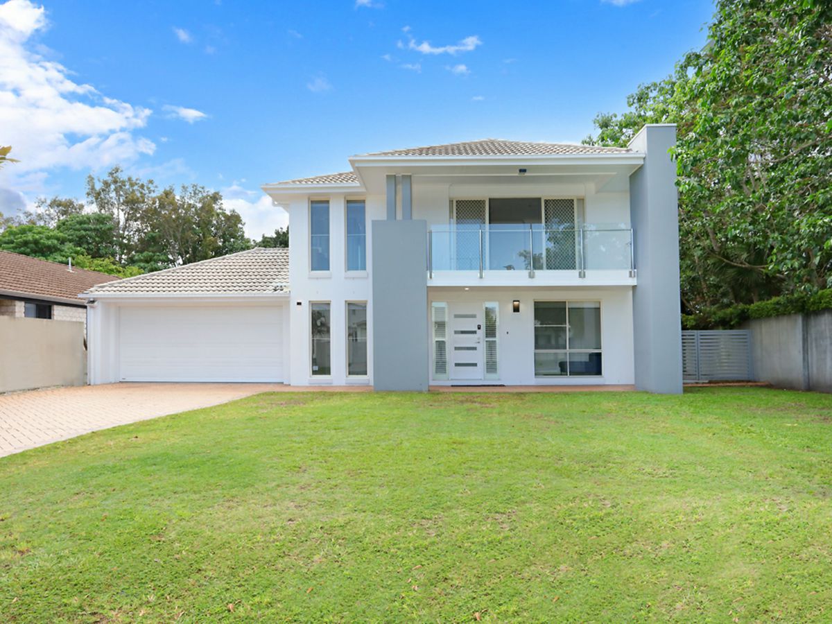 33 East Quay Drive, BIGGERA WATERS