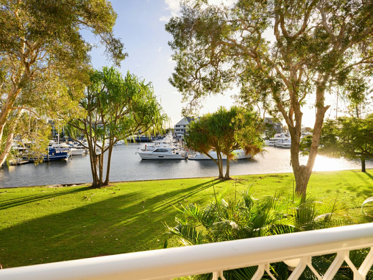 27/3 Marina Crescent, Hollywell - image 2