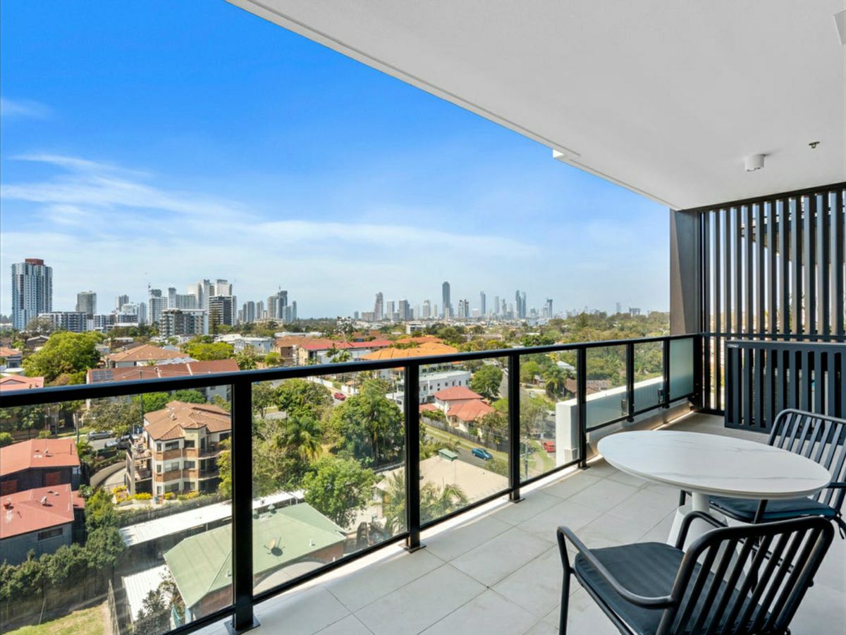 716/59 Meron Street, Southport - image 1