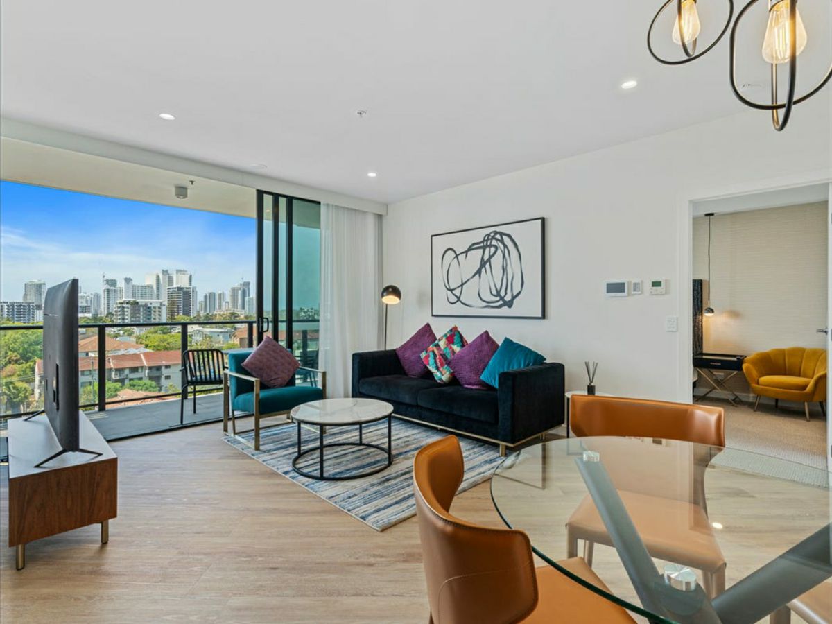 716/59 Meron Street, Southport - image 3