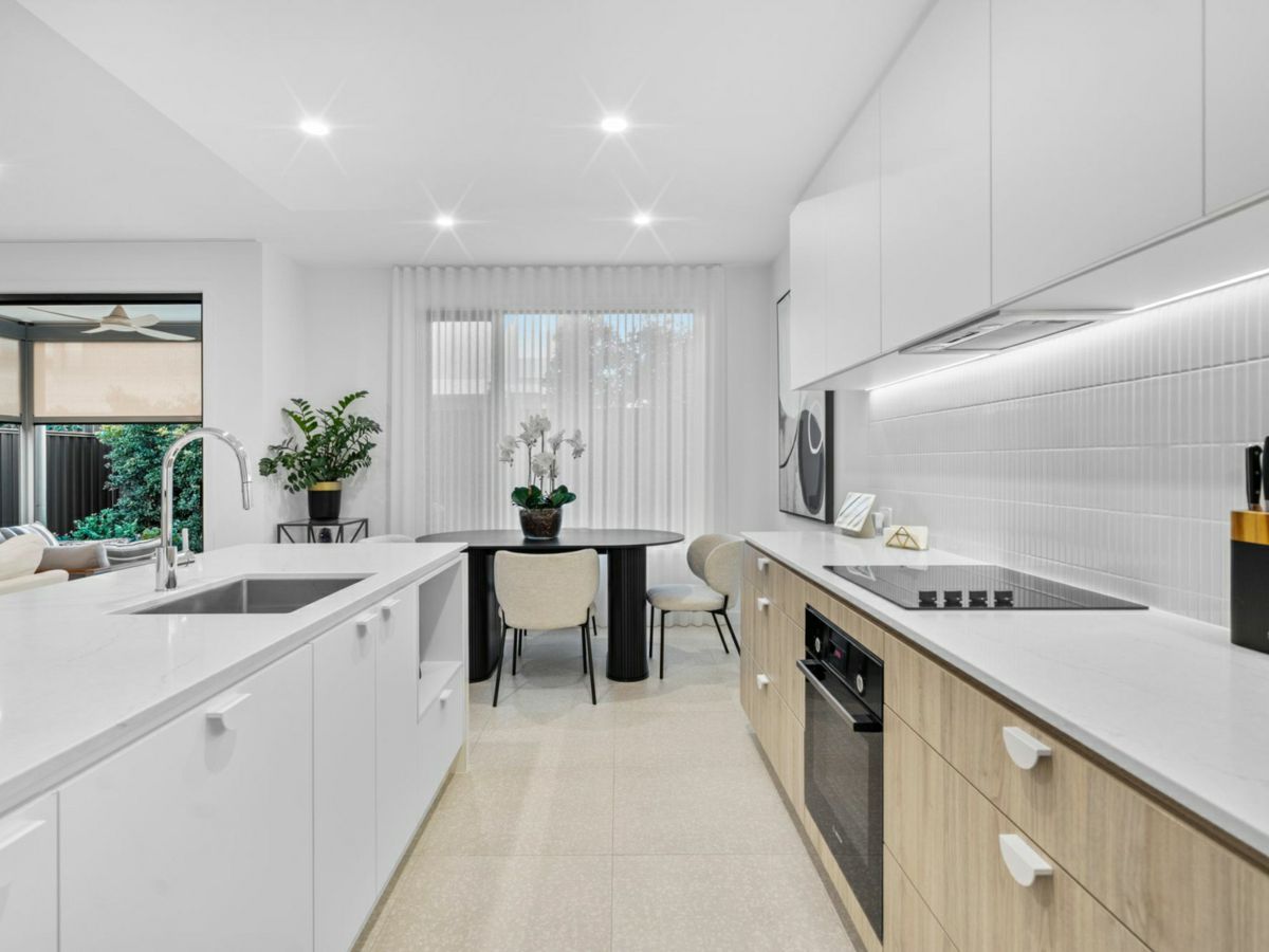 31/176 Marina Quays Boulevard, Hope Island - image 1